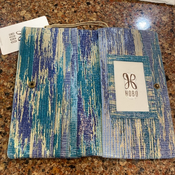 ****CLEARANCE SALE****NWT HOBO LEATHER WALLET - Picture 4 of 9